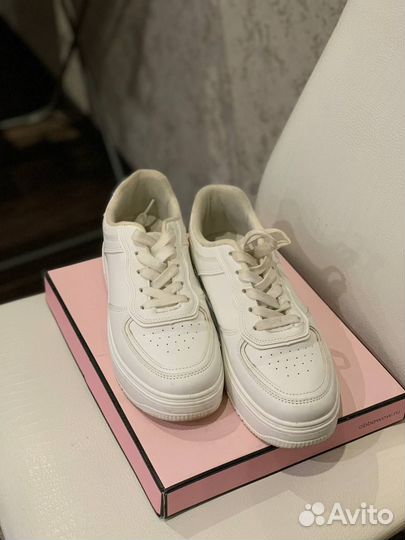 Кроссовки женские 38 размер