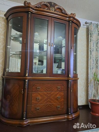 Буфеты и серванты