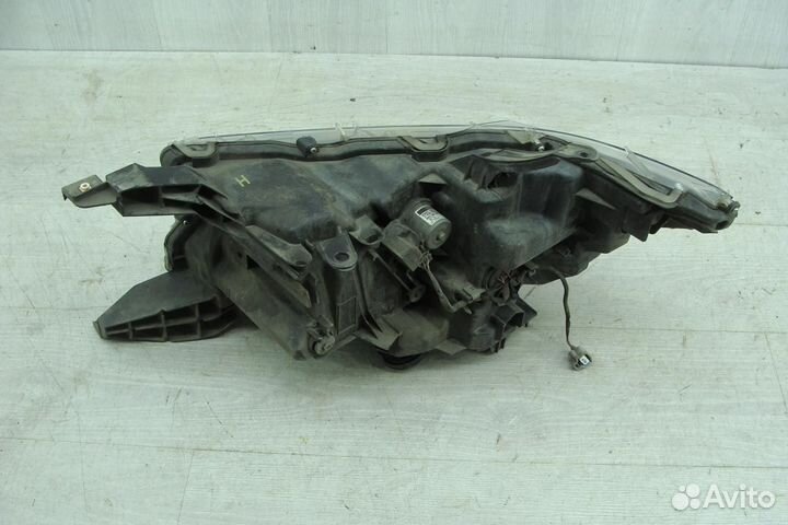 Фара правая Toyota Land Cruiser