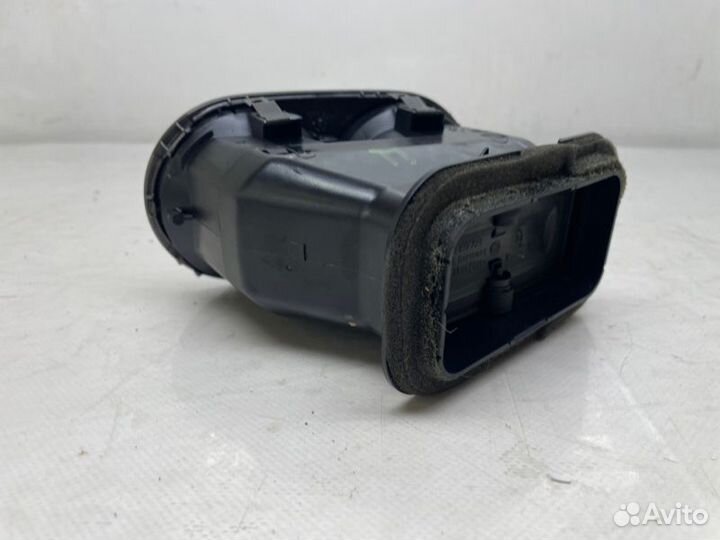 Дефлектор правый Volkswagen Tiguan 2.0 2009