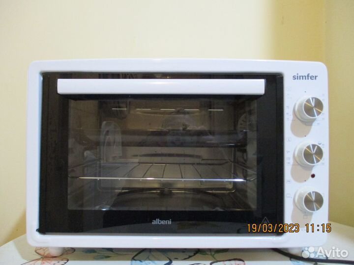 Продам электрическую мини-печь Simfer
