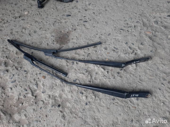 Поводок стеклоочистителя Volkswagen Golf 5 2007