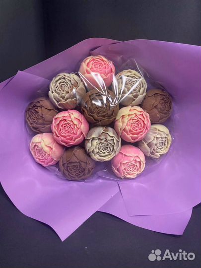 Букет - 13 Пионов из Бельгийского Шоколада