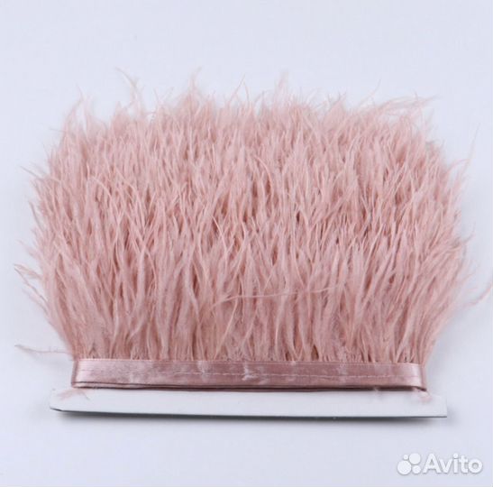 Перья страуса на ленте