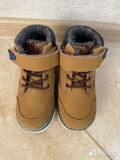 Ботинки для мальчика 24