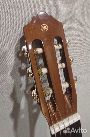 Акустическая гитара yamaha C40 + утеплённый чехол