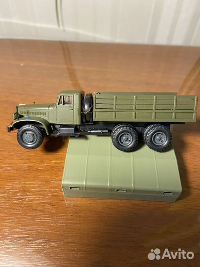 Модель грузовика краз 256 1:87