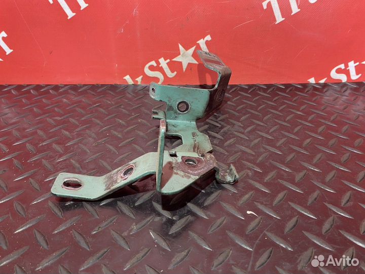 Кронштейн трубок компрессора Volvo FH