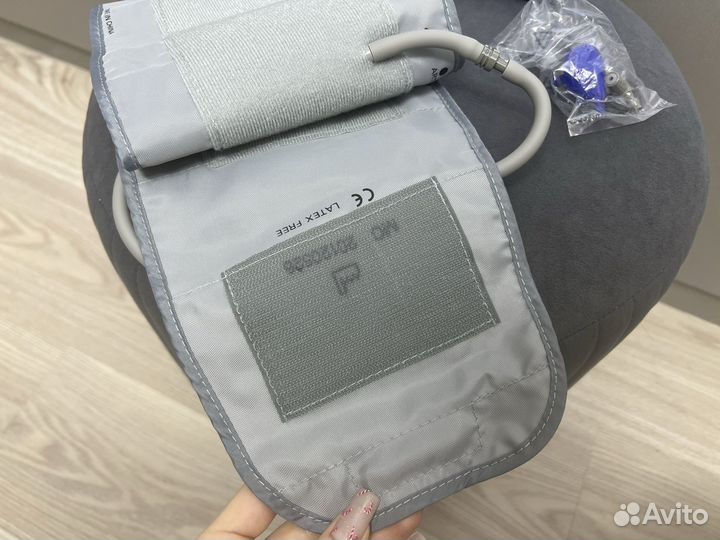 Новая манжета для тонометра omron 22-42 см