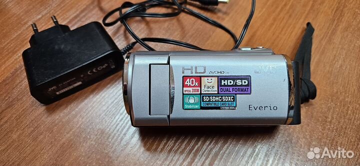 Видео камера цифровая JVC