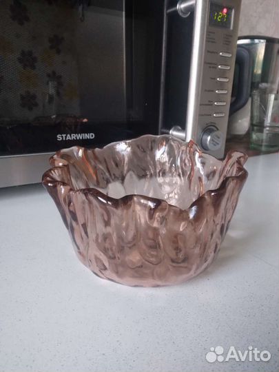 Конфетница,марганцовое стекло