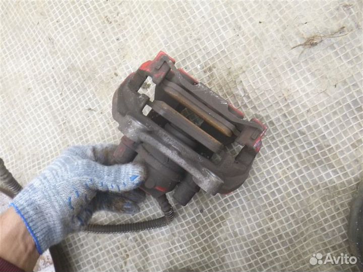 Суппорт тормозной задний левый Mercedes S500