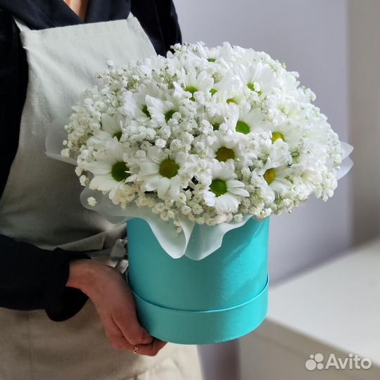 Цветочная композиция с ромашками