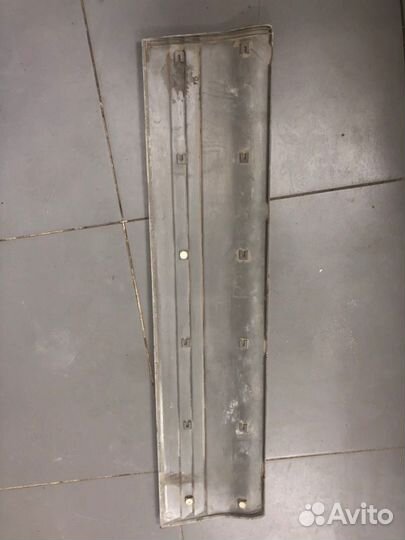 Накладка двери передняя правая Mitsubishi Montero