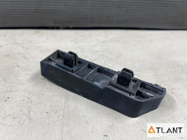 Крепление бампера передняя левая honda stream