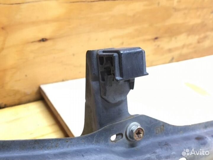 Усилитель бампера передний Toyota Carina ST195