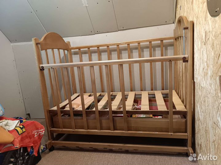 Детская кроватка