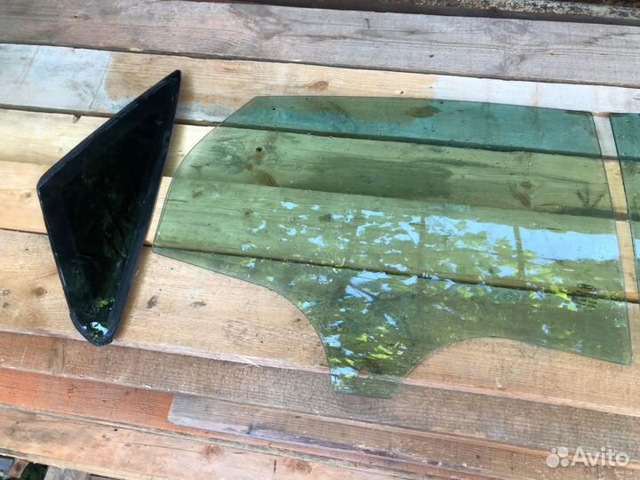 Задний лобовой и задний боковые стекла форд 3