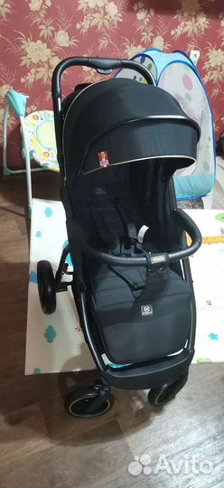 Прогулочная коляска новая