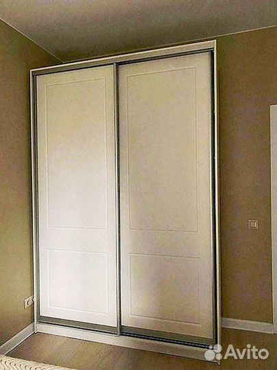 Распашной шкаф