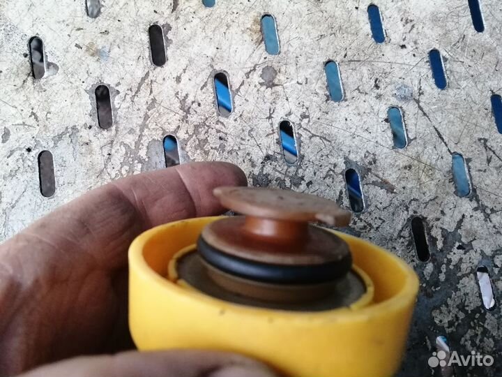 Крышка маслозаливной горловины Renault Logan 2