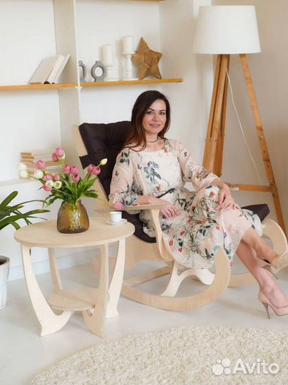 Деревянный столик