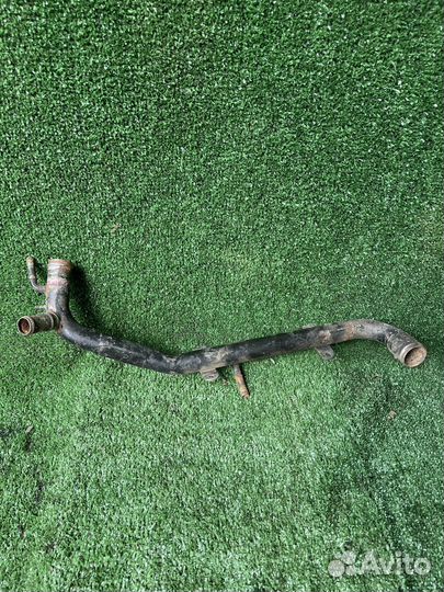 Трубка охлаждения VW Passat B5 06B121071