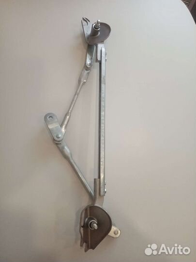 Трапеция дворников стелоочистителя на Geely MK