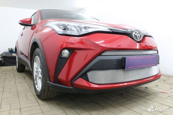 Защитная сетка радиатора низ хром Toyota C-HR (201
