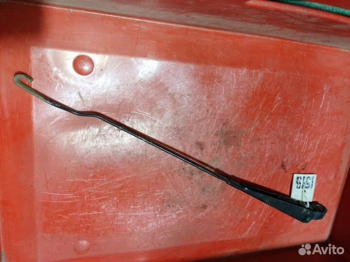 Поводок стеклоочистителя передний левый Opel