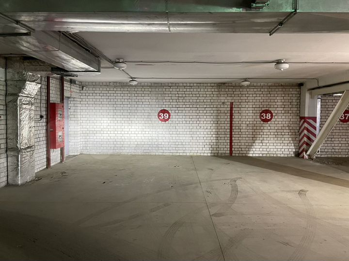 Машиноместо, 27 м²
