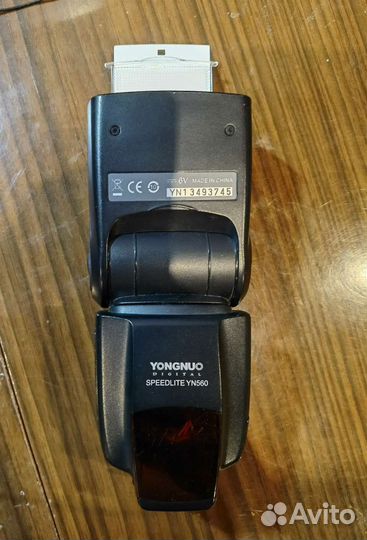 Фотовспышка Speedlite YN560