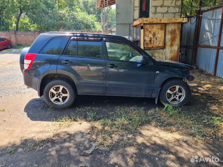Suzuki Grand Vitara 2.0 AT, 2005, битый, 300 000 км