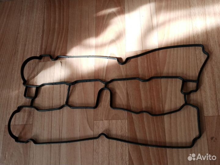 Прокладка крышки клапанов 010370 Elring