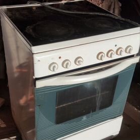 Продам электрическую плит indesit