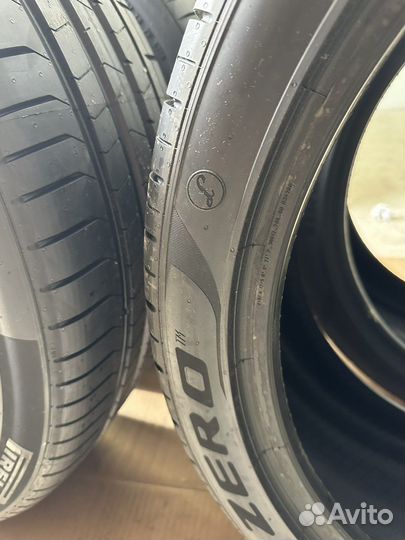 Pirelli P Zero PZ4 325/30 R23 и 285/35 R23