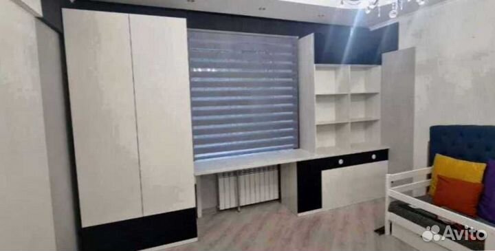 Рабочая зона в углу у окна