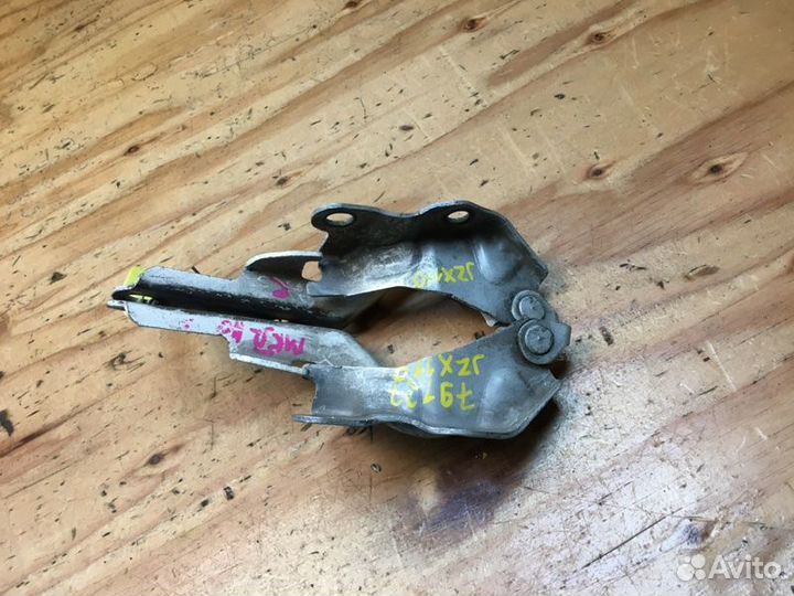 Петля капота toyota mark II