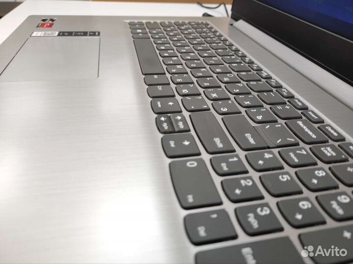 Топовый Lenovo 17.3