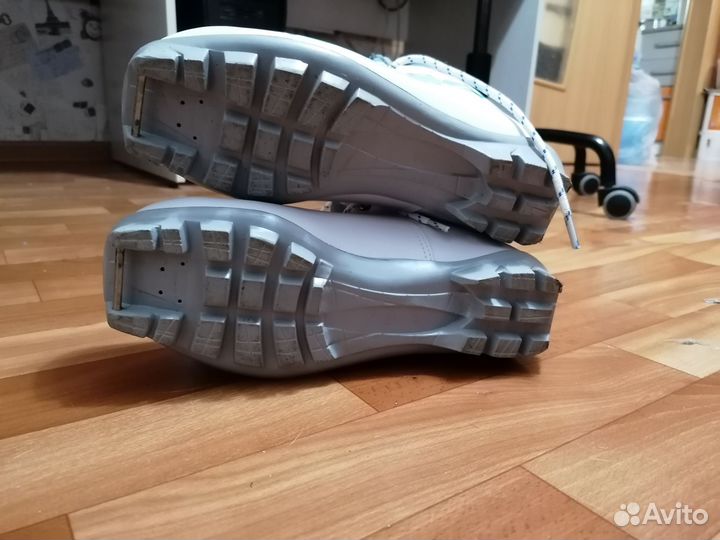 Ботинки для беговых лыж