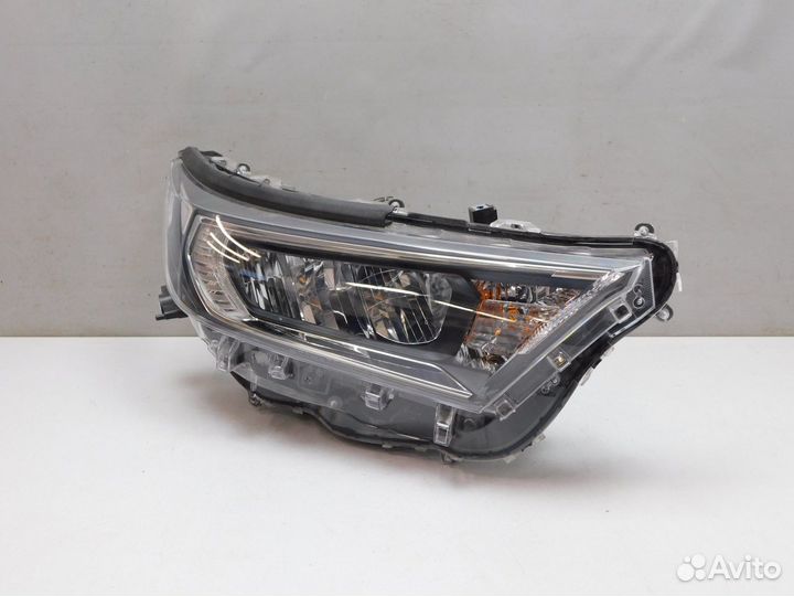 Фара правая Toyota RAV4