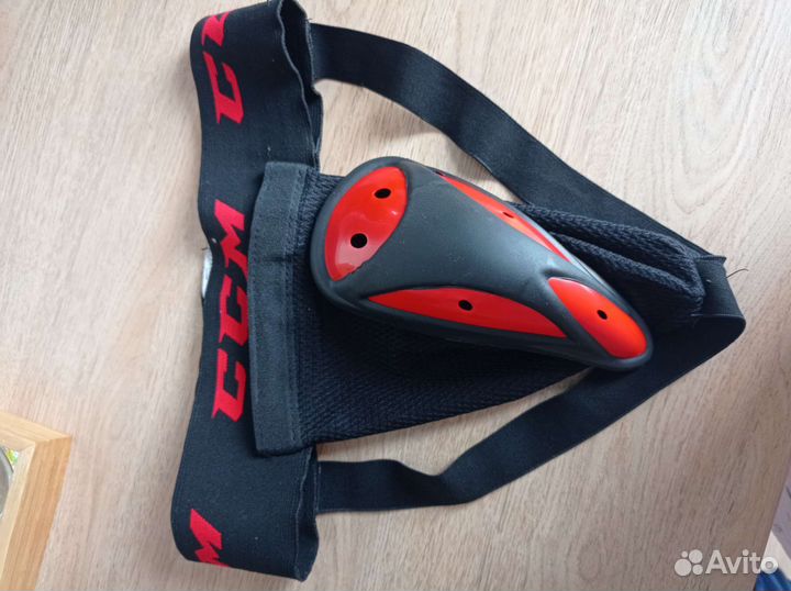 Хоккейная защита паха