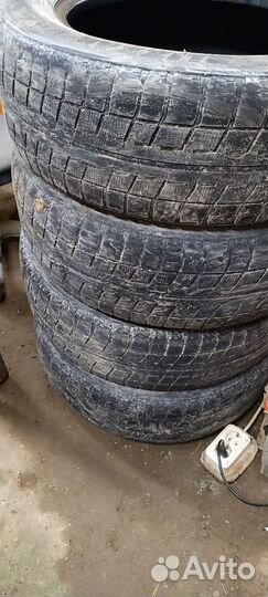 Bridgestone Blizzak Revo2 215/60 R17