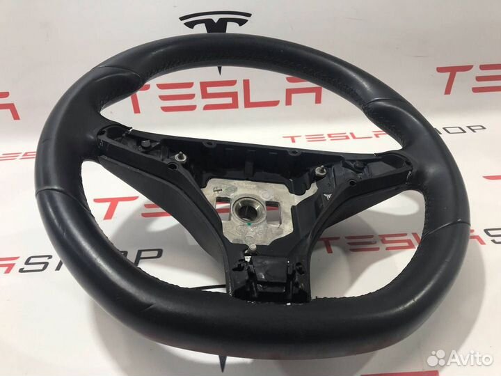 Руль Tesla Model S 2015 1005279-00-D