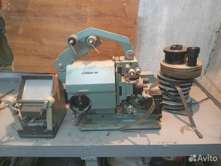 Кинопроектор Украина