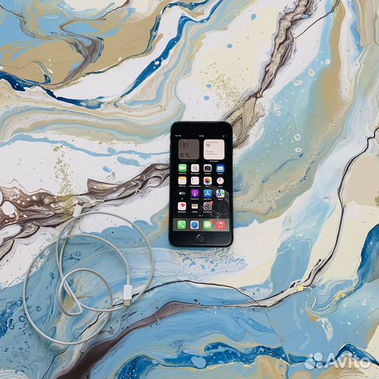 iPhone 8 Plus, 64 ГБ