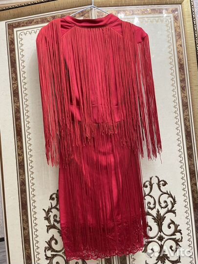 Платье вечеренее с бахромой