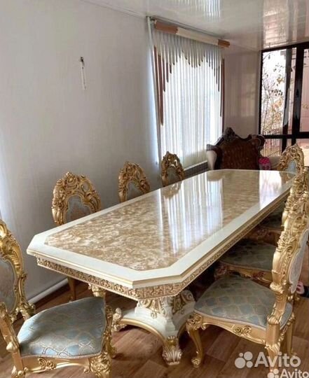 Столы и стулья