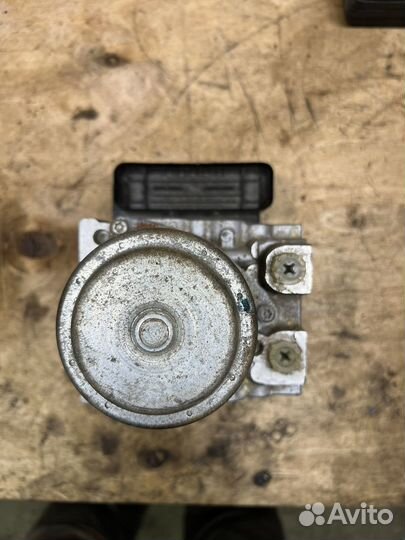 Honda accord 7 блок абс seae1