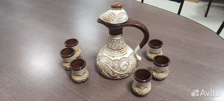 Графин глиняный с рюмками